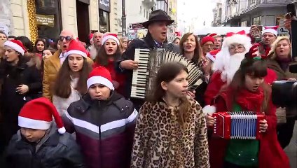 İstiklal Caddesi'nde noel kutlaması - İSTANBUL