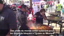 Une paëlla géante de Noël pour les migrants au Mexique