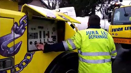 Beaurepaire-en-Bresse : deux camions se touchent et sortent de la route