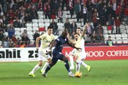 Antalyasporlu Chico'nun Fenerbahçe Maçında Burnu Kırıldı