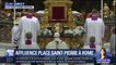 Au Vatican, la messe de Noël très suivie par les fidèles