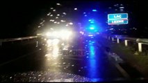 Aksident në aksin Lezhë-Laç, përplasen dy makina, nuk ka të lënduar