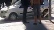 فيديو اخر لحظة القبض على شخص من طرف قوات الامن قام بالتعري في شارع محمد الخامس واقدم على تهشيم بلور سيارة برأسه ؟يشتبه في استهلاكه لمخدر الزومبي في انتظار التأكيد