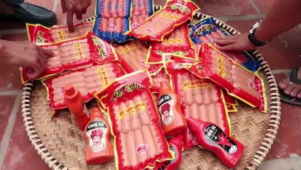 Hữu Bộ - Làm Nia Xúc Xích Chiên Khổng Lồ - Giant Sausage Tray