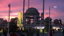 İstanbul Taksim’de hayran bırakan gün batımı