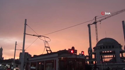 İstanbul Taksim'de Hayran Bırakan Gün Batımı