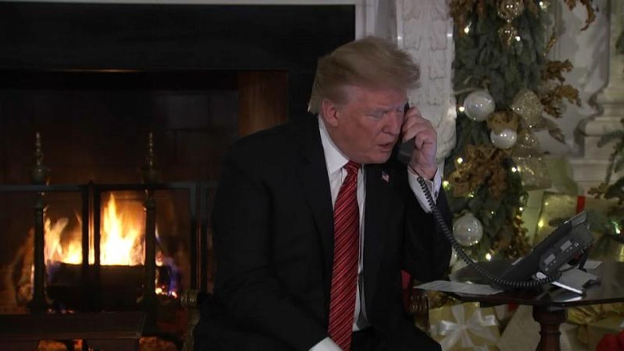 Дональд Трамп: "Один в Белом доме"