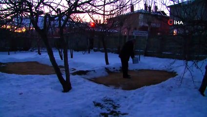 Vanlı Abdullah amcanın örnek hayvan sevgisi büyük takdir topluyor