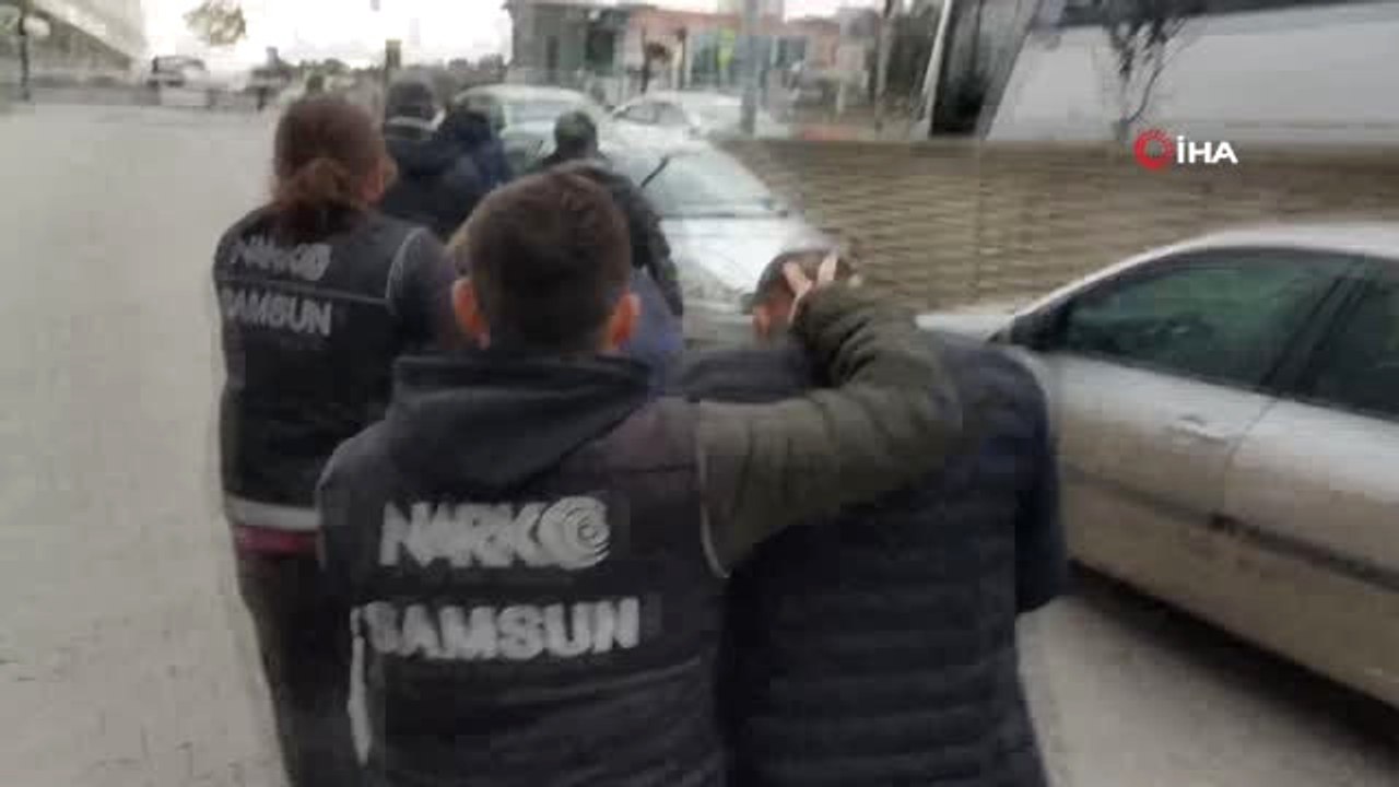 Samsun'da 3 Kişi 14 Bin 172 Adet Uyuşturucu Hapla Yakalandı