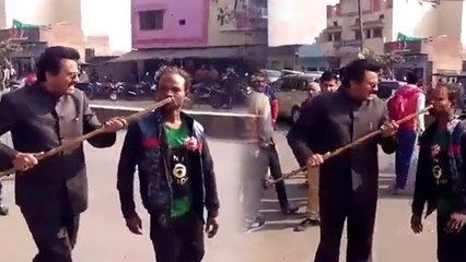 यूपी: भाजपा नेता ने दिव्यांग को डंडे से पीटा, हाथ जोड़कर माफी मांगी तो मुंह में घुसाया डंडा