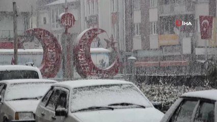 Dursunbey'de Kar Yağışı Başladı