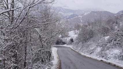 Bora e ngricat, probleme me qarkullimin e mjeteve në Korçë - Top Channel Albania