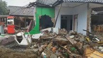 Elevan a 429 los muertos en el tsunami de Indonesia