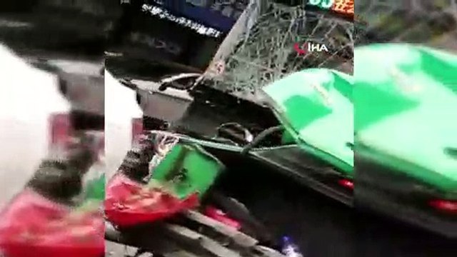 - Çin'de Otobüs Kaçıran Kişi Kalabalığın Arasına Daldı: 5 Ölü, 21 Yaralı