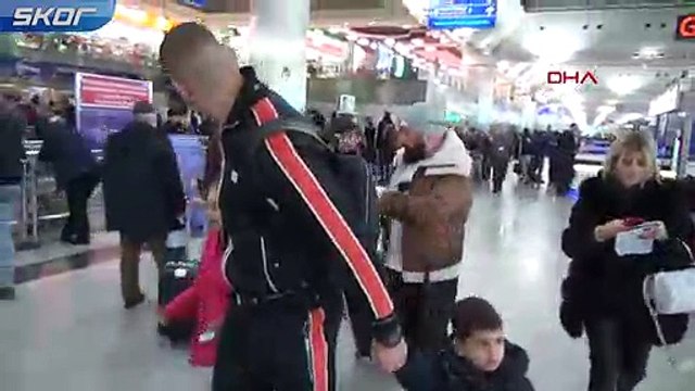 Slimani'den mendil satan çocuklara 100 TL harçlık