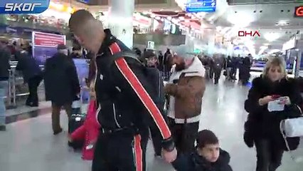 Slimani'den mendil satan çocuklara 100 TL harçlık