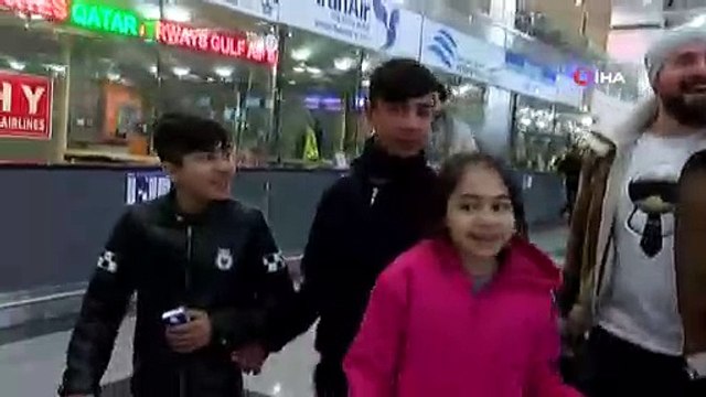 İslam Slimani, mendil satan Suriyeli çocuklara 100 lira verdi