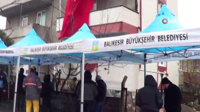 Şehidin babaevine Türk Bayrağı asıldı