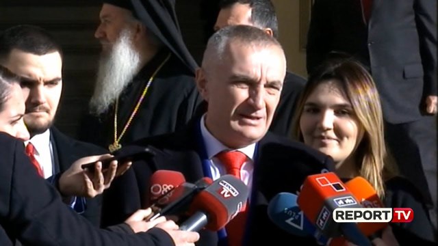 Report TV - Meta uron Krishtlindjet: Të mos lëmë vetëm ata që janë në vëshitrësi,