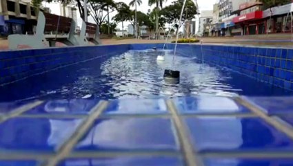 Vândalos destroem canos de chafariz na Avenida Brasil