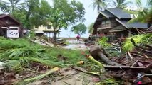Desperate search for Indonesia tsunami survivors