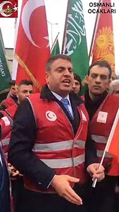 Osmanlı Ocakları Fox Tv önüne siyah çelenk bıraktı