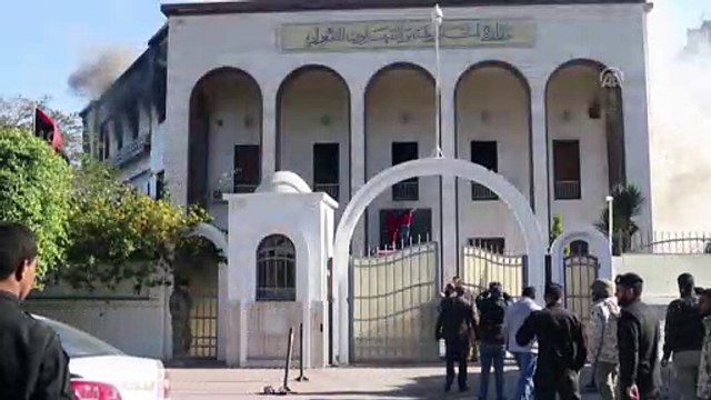 Libya Dışişleri Bakanlığına intihar saldırısı: 3 ölü, 9 yaralı - TRABLUS