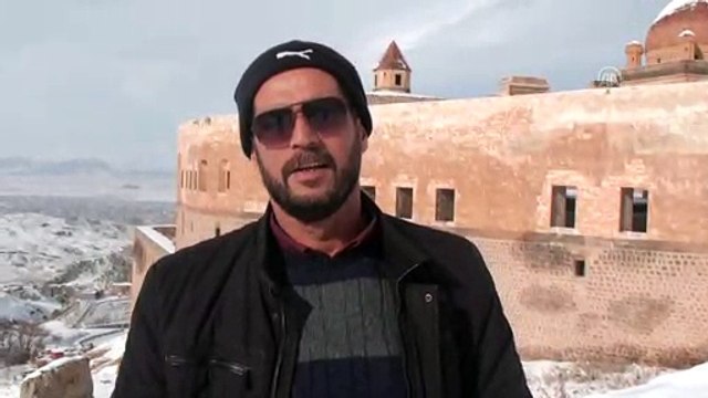 Gelinliğini giyen İshak Paşa Sarayı büyülüyor - AĞRI