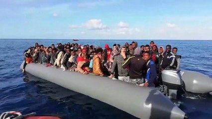 السلطات الفرنسية تعيد مهاجرين حاولوا التسلل إلى إنجلترا