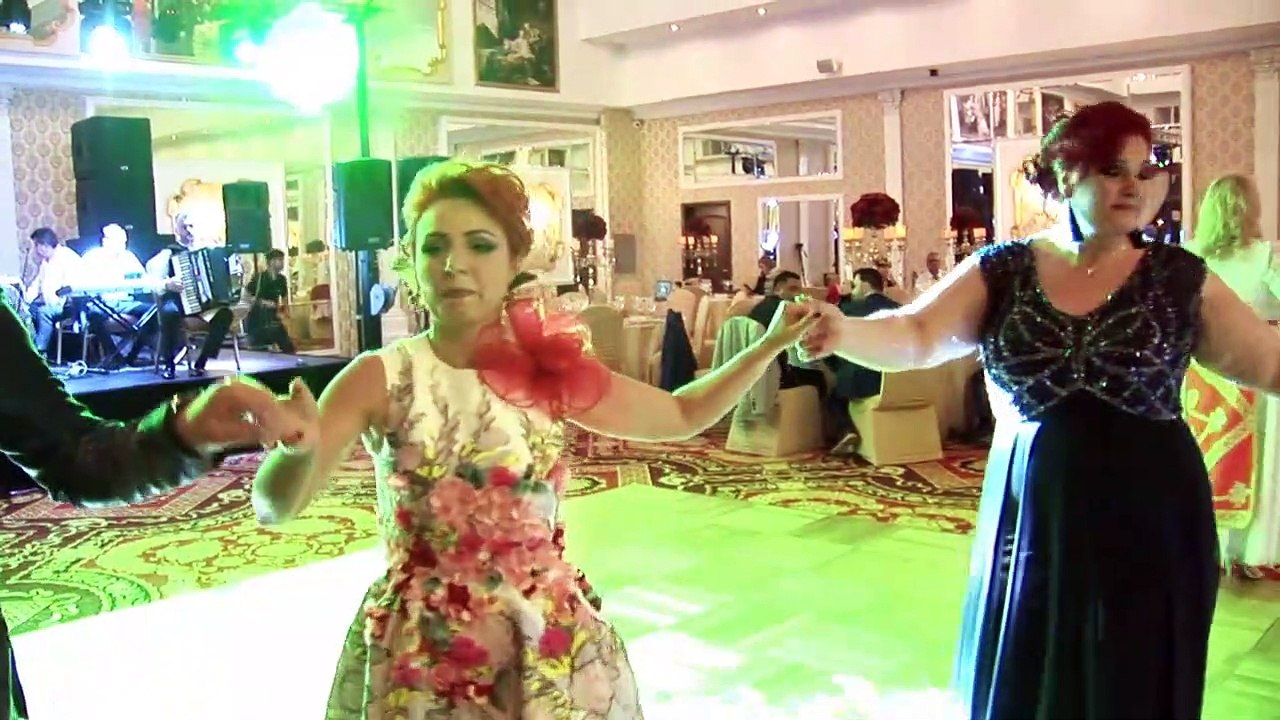 Muzica De Petrecere - Muzica Live la nunta Simona Tone