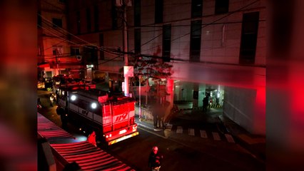 담배꽁초 탓에 아파트 복도에 불...100여명 대피 / YTN