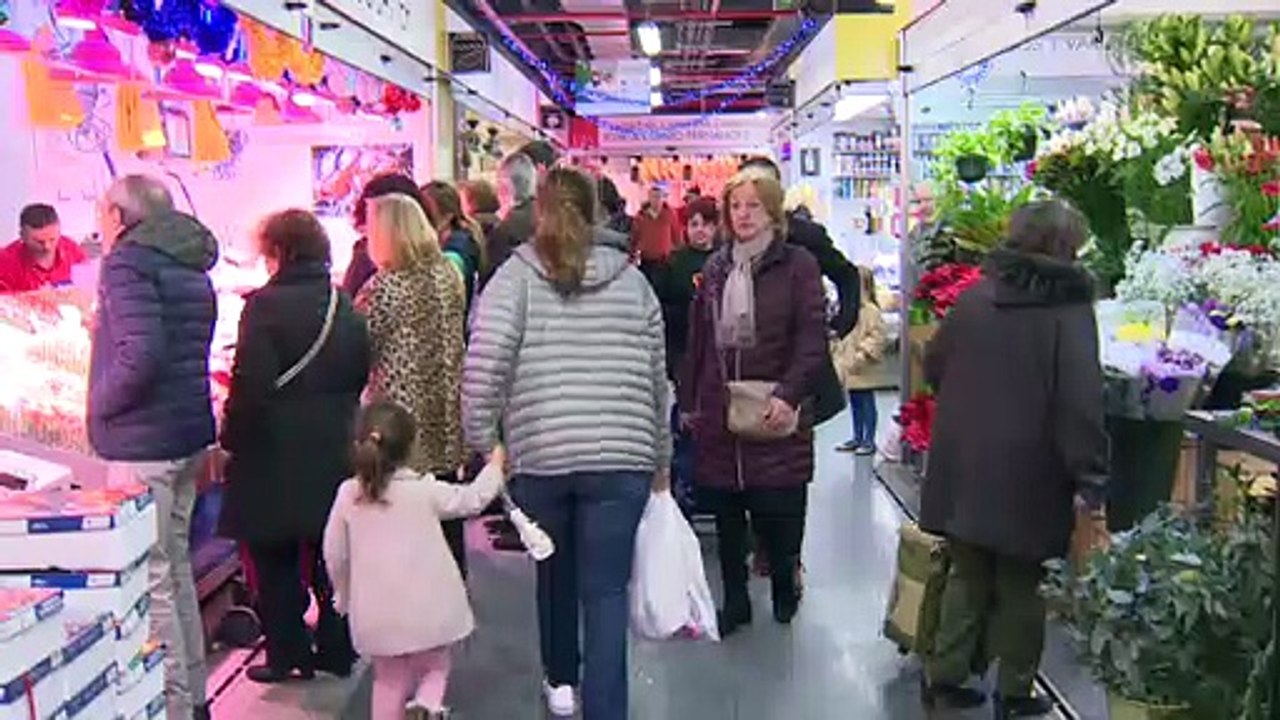 Compras de última hora y platos preparados protagonizan el día de Nochebuena