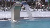 Kar Altında Termal Havuz Keyfi
