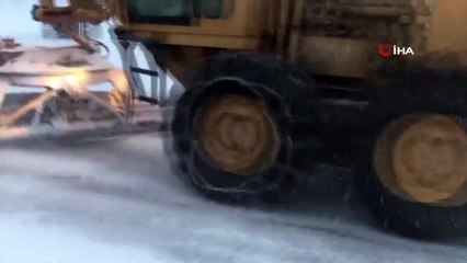 Sarıkamış’ta kar yağışı ve tipiden 24 köy yolu ulaşıma kapandı