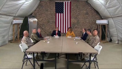 ترامب يزور قواته بالعراق وينفي أي خطط لسحبها