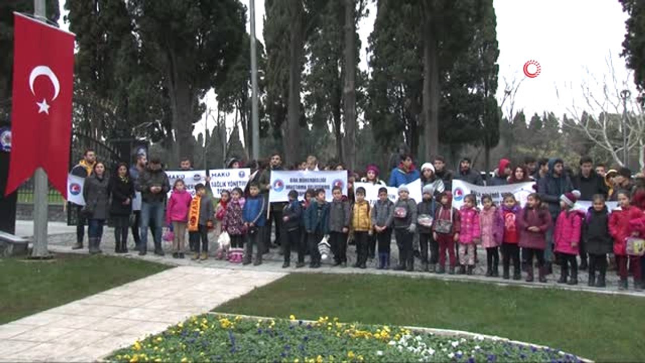 Milli Şair Mehmet Akif Ersoy Kabri Başında Anıldı