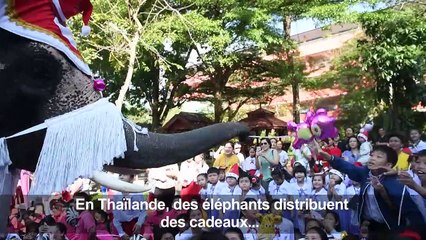Thaïlande: un père Noël pas comme les autres pour des écoliers
