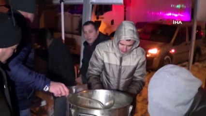 Sandıklı Belediyesi Yolda Kalanlara Konaklama Sağladı Çorba İkram Etti