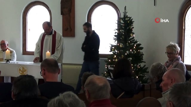 - Antalya Dinler Bahçesi'nde Noel Ayini