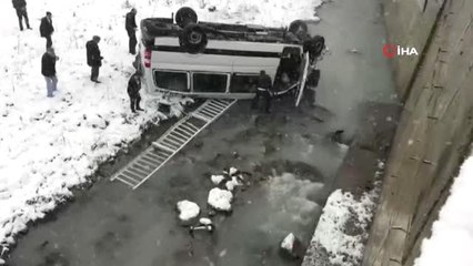Trabzon'da Yolcu Minibüsü Dereye Uçtu: 8 Yaralı