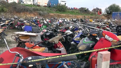 Скачать видео: Milyonluk araçlar günden güne çürüyor...Piyasa değeri dudak uçuklatan araçlar havadan görüntülendi