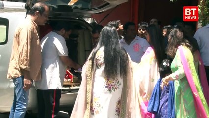 Télécharger la video: Arpita Khan's Ganesh Chaturthi Celebration 2018 At Home _ Arpita Khan's Ganpati Festival 2018