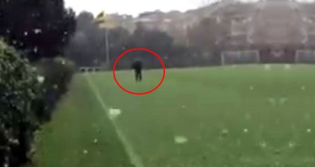 Fenerbahçe'nin İsviçreli Oyuncusu Michael Frey, Tek Başına Samandıra'da Çalışıyor