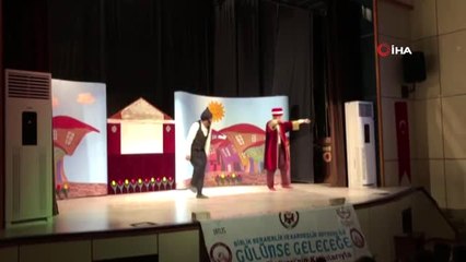 Köy Okulu Öğrencileri Tiyatroyla Buluştu
