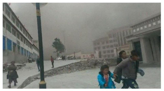 Tibet : il filme le tremblement de terre avec son téléphone