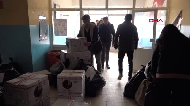 Şanlıurfa Üniversitelilerden, Şanlıurfa'daki Öğrencilere Kıyafet Yardımı
