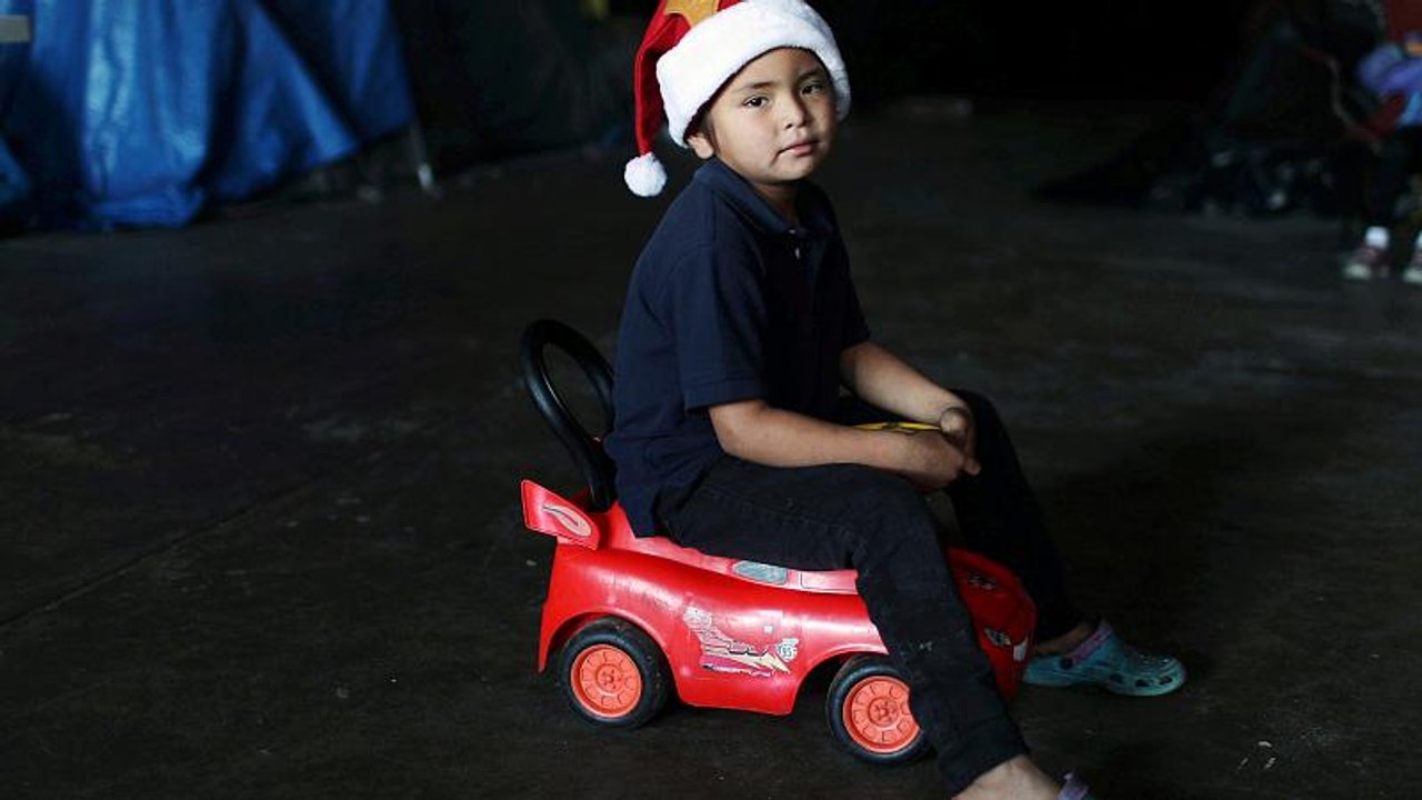 'Ein bisschen Wärme': Weihnachtsgeschenke für Migranten in Tijuana