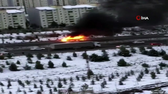 Başkent'te Servis Minibüsü Alev Alev Yandı