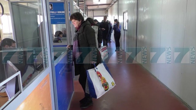 FLUKS NE PORTIN E VLORES, EMIGRANTET KTHEHEN PER FESTAT E FUNDVITIT - News, Lajme - Kanali 7