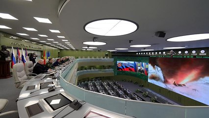 Putyin: a rakéta újévi ajándék a nemzetnek